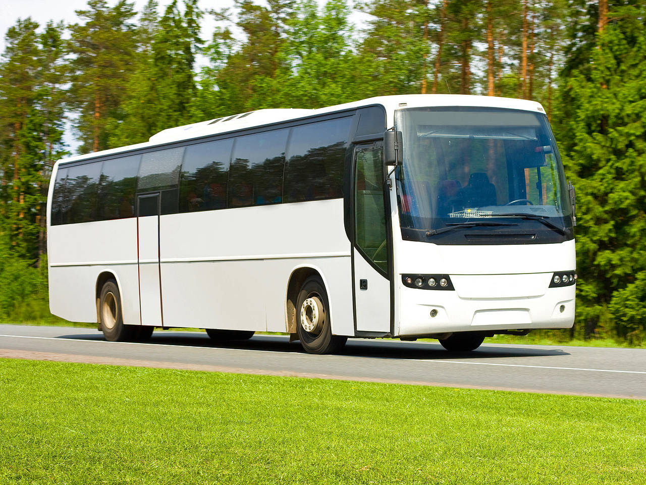  Bildansicht Sehenswürdigkeit  Stehen an den Airports bereit: Die Flygbussarna 